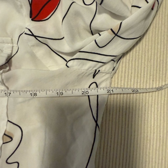 Milk & Honey White and Red Long Sleeve Button Down Shirt - Picture 5 of 7